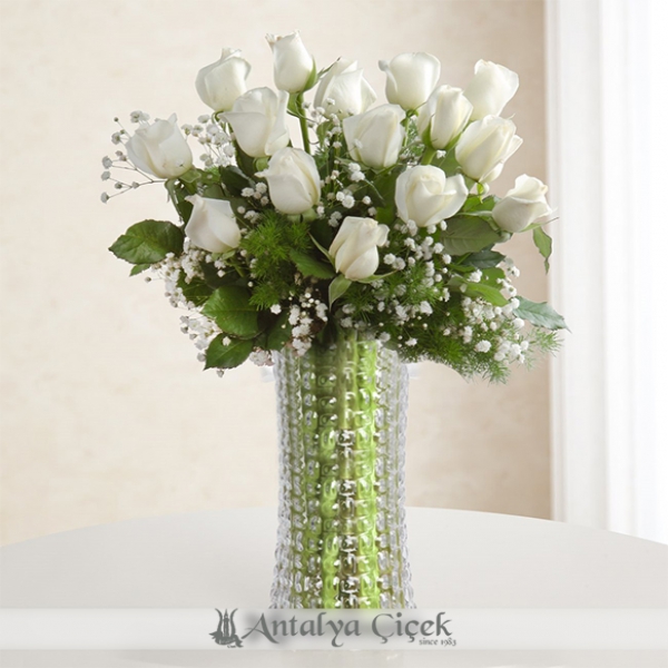 white happiness arrangement of 15 roses Resim 1