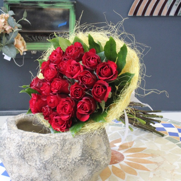19 Red Roses Bouquet Resim 1